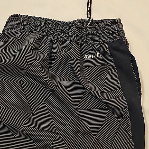 Nike men's swimming trunks size small - Picture 10 of 10